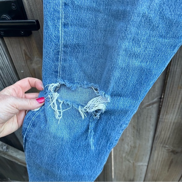 Levi's Premium Blue Distressed Women Jeans Size 32 - Picture 2 of 14